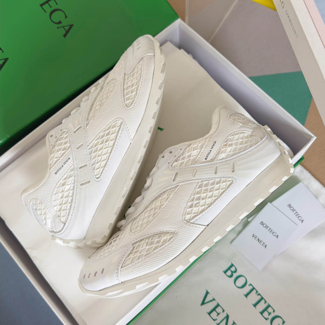 顶级版本:情侣款
Bottega Veneta 葆蝶家BV最新款Orbit系列 情侣款 复古 网面 休