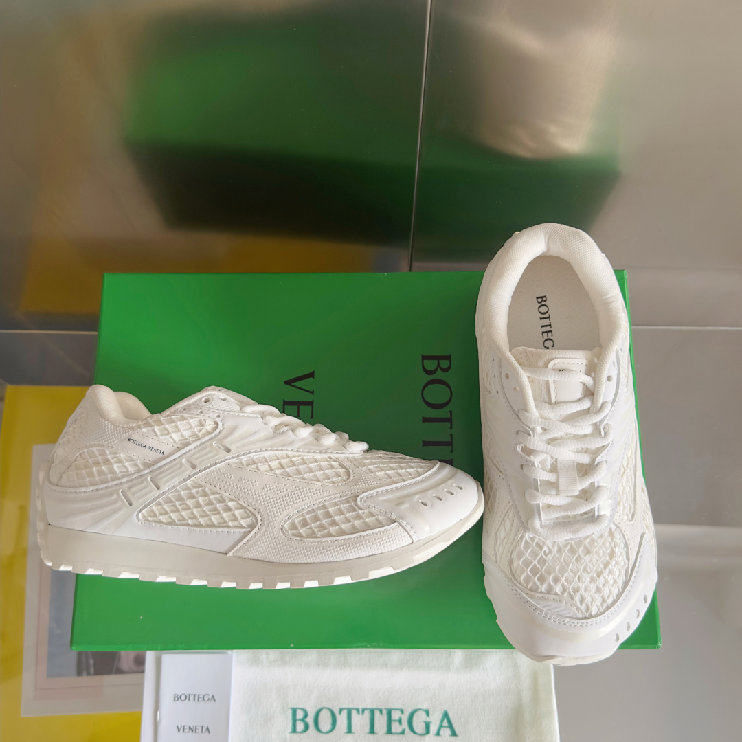 顶级版本:情侣款
Bottega Veneta 葆蝶家BV最新款Orbit系列 情侣款 复古 网面 休