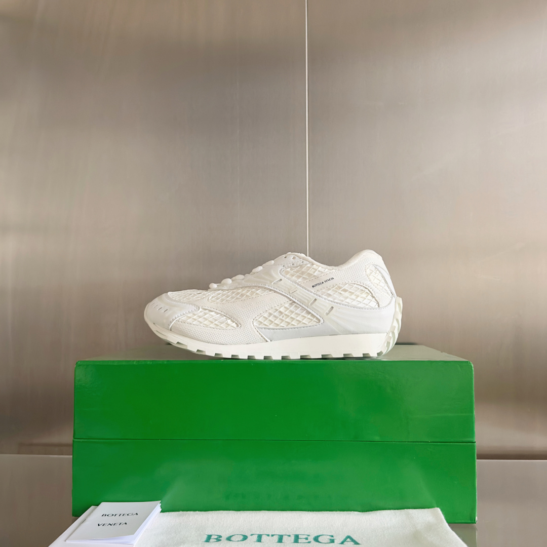 顶级版本:情侣款
Bottega Veneta 葆蝶家BV最新款Orbit系列 情侣款 复古 网面 休