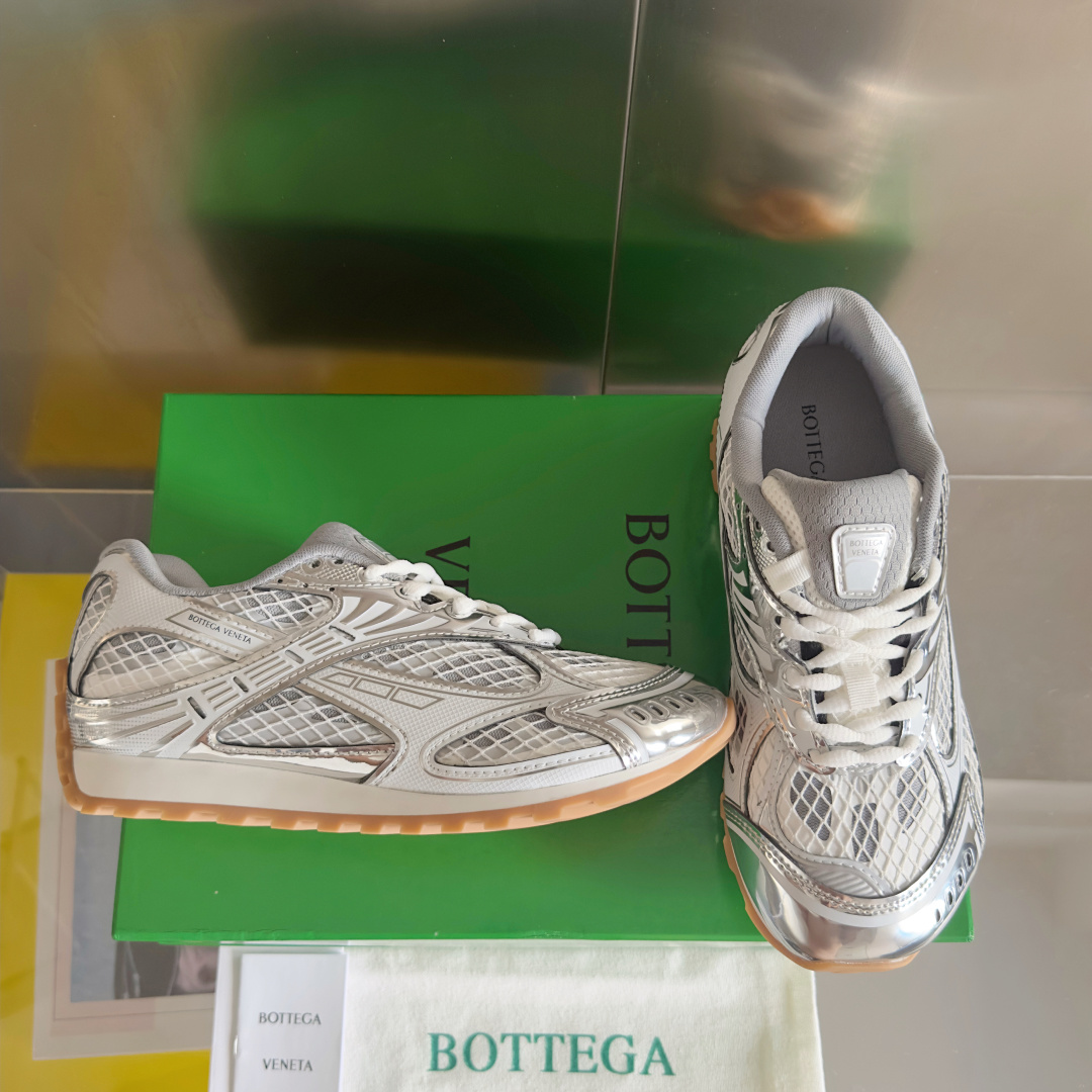 顶级版本:情侣款
Bottega Veneta 葆蝶家BV最新款Orbit系列 情侣款 复古 网面 休