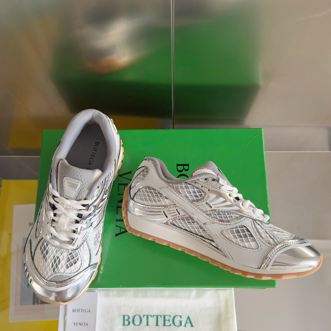 顶级版本:情侣款
Bottega Veneta 葆蝶家BV最新款Orbit系列 情侣款 复古 网面 休