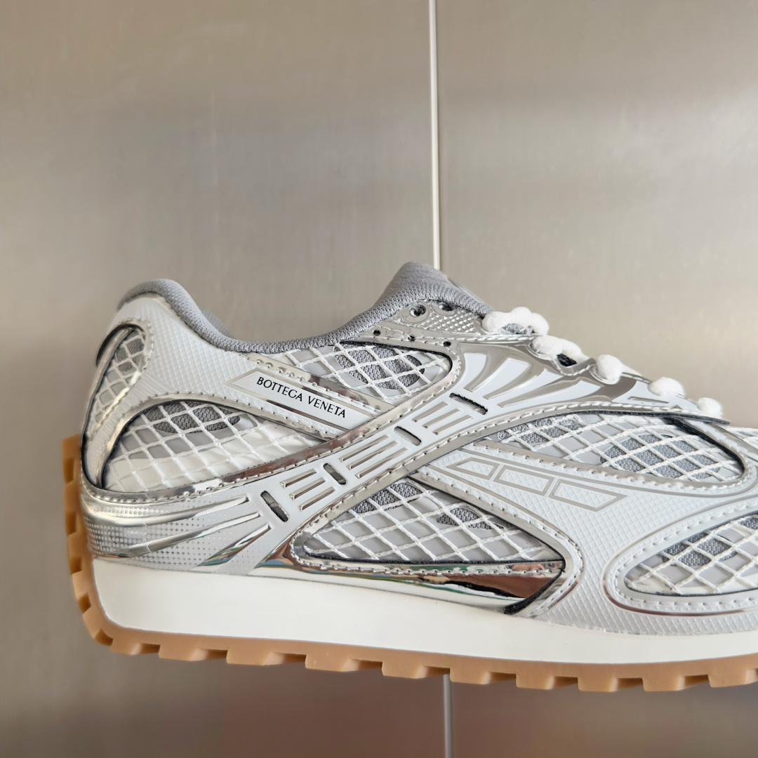 顶级版本:情侣款
Bottega Veneta 葆蝶家BV最新款Orbit系列 情侣款 复古 网面 休