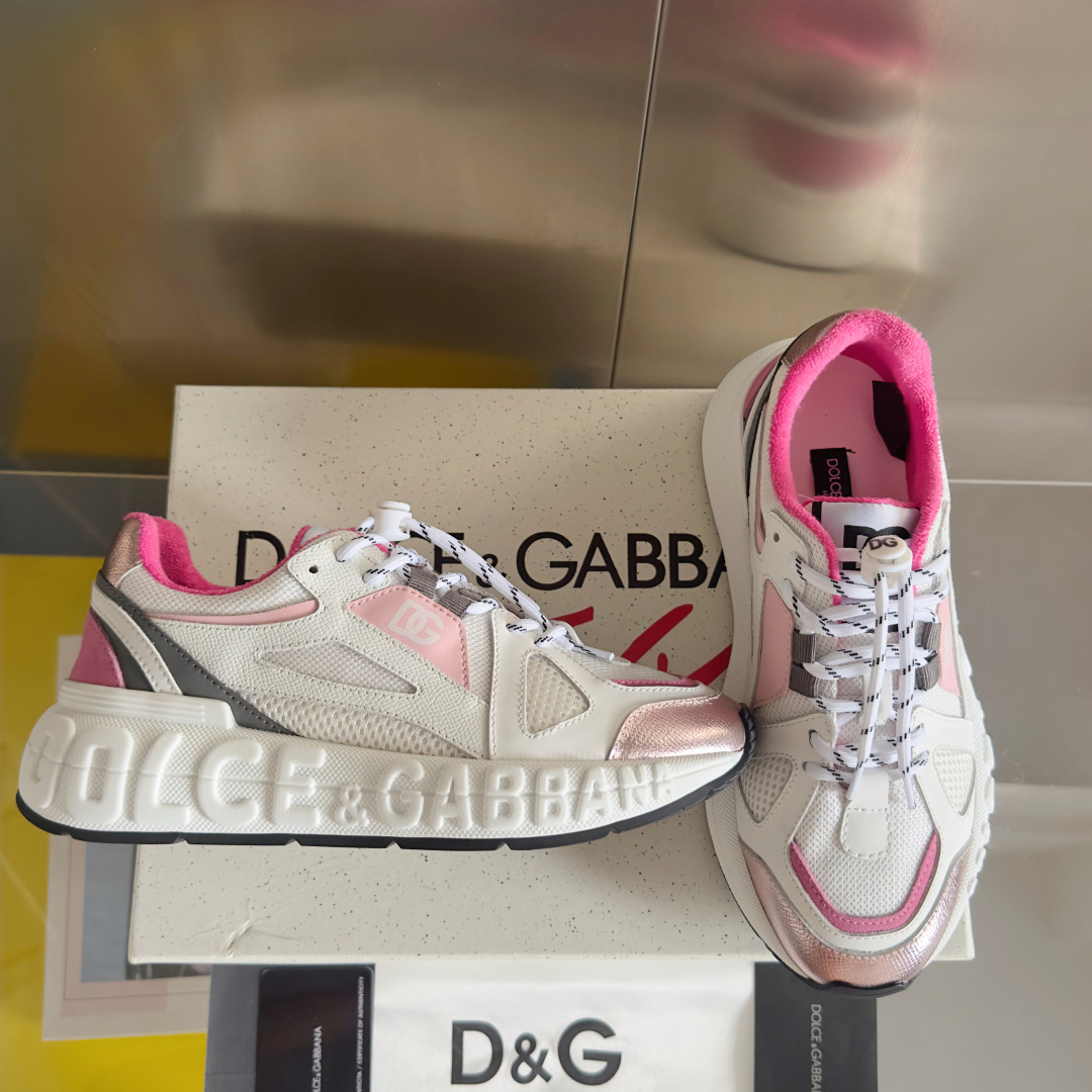 顶级版本:情侣款
Dolce&Gabbana杜嘉班纳 D&G最新款 情侣款 休闲 运动鞋 老爹鞋 跑鞋