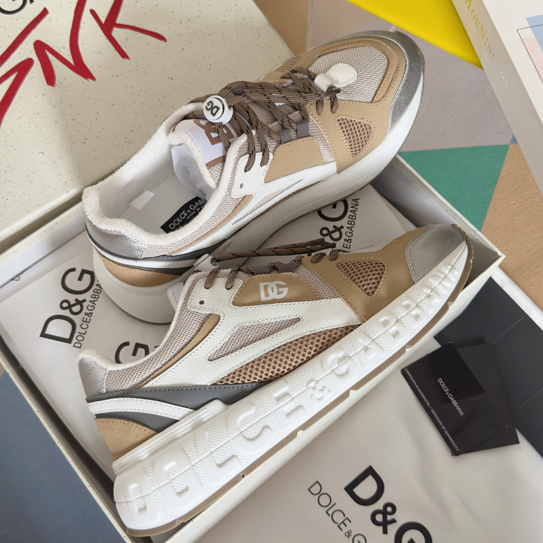顶级版本:情侣款
Dolce&Gabbana杜嘉班纳 D&G最新款 情侣款 休闲 运动鞋 老爹鞋 跑鞋