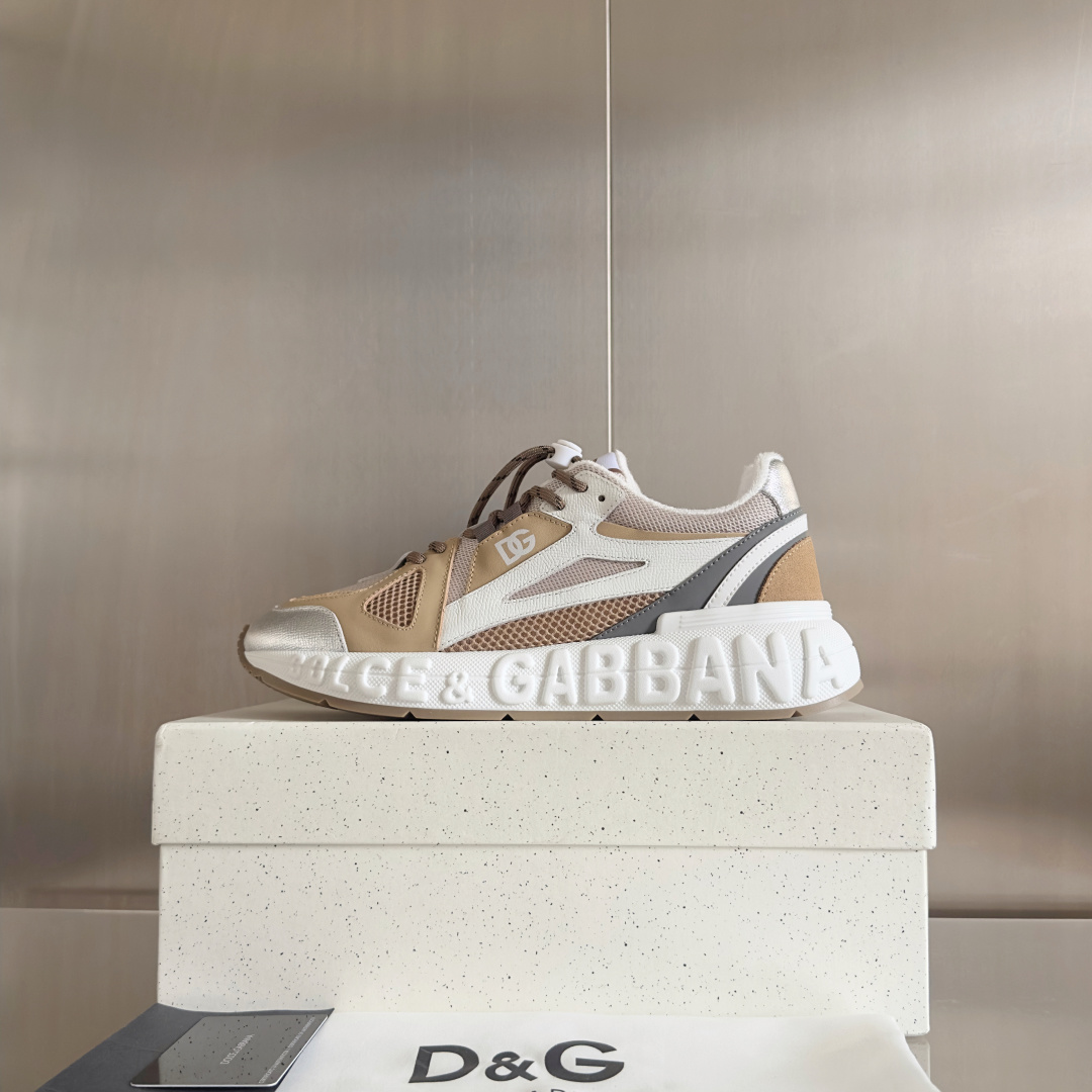 顶级版本:情侣款
Dolce&Gabbana杜嘉班纳 D&G最新款 情侣款 休闲 运动鞋 老爹鞋 跑鞋