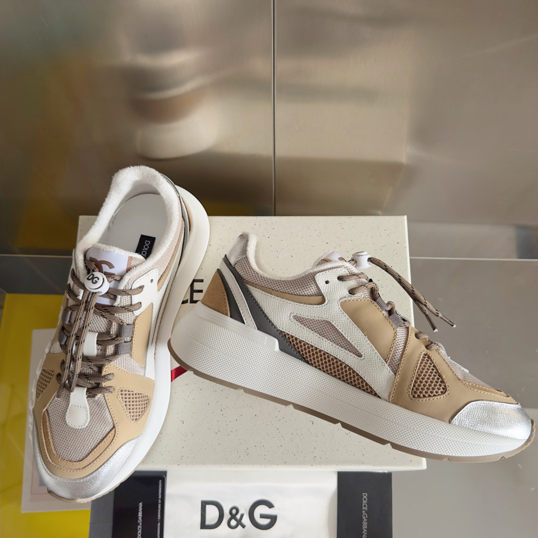 顶级版本:情侣款
Dolce&Gabbana杜嘉班纳 D&G最新款 情侣款 休闲 运动鞋 老爹鞋 跑鞋