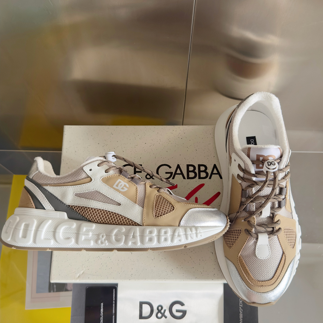 顶级版本:情侣款
Dolce&Gabbana杜嘉班纳 D&G最新款 情侣款 休闲 运动鞋 老爹鞋 跑鞋
