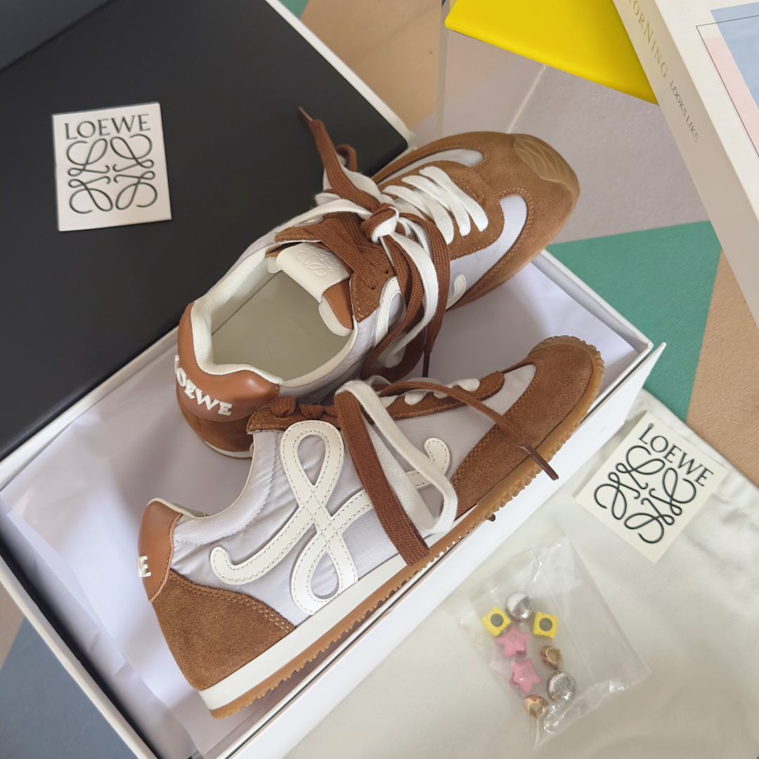 顶级版本：情侣款
LOEWE 罗意威 最新走秀款 Ballet Runner 2.0情侣款 芭蕾 休闲 