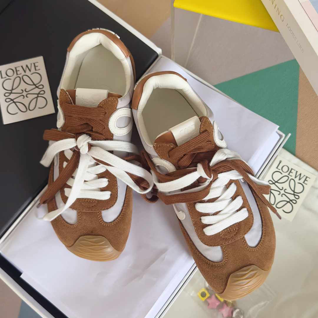 顶级版本：情侣款
LOEWE 罗意威 最新走秀款 Ballet Runner 2.0情侣款 芭蕾 休闲 