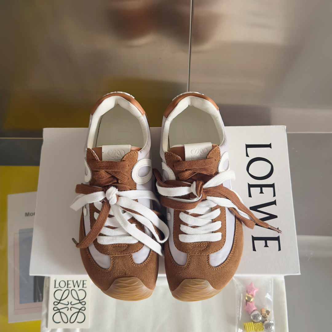 顶级版本：情侣款
LOEWE 罗意威 最新走秀款 Ballet Runner 2.0情侣款 芭蕾 休闲 
