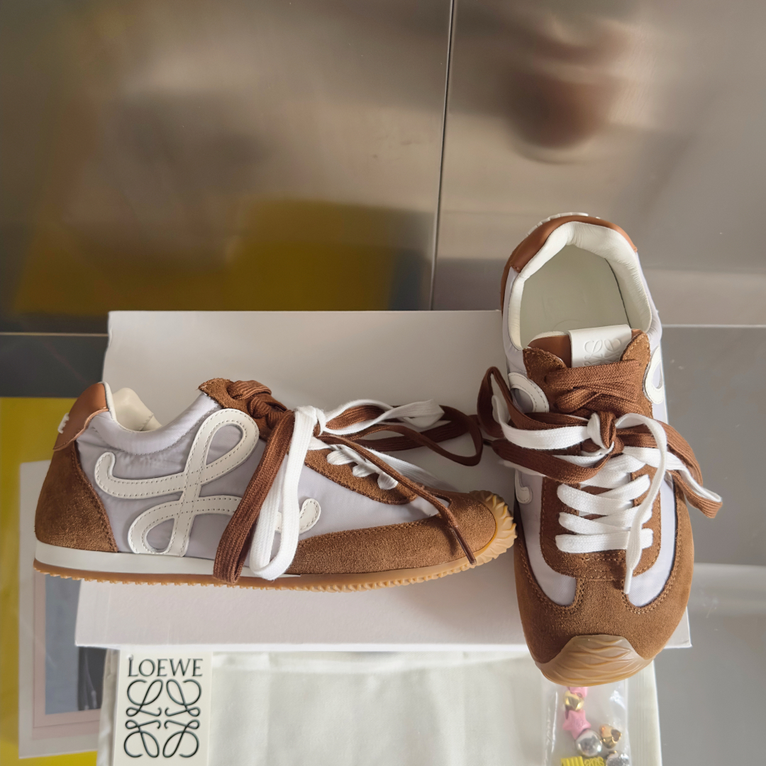 顶级版本：情侣款
LOEWE 罗意威 最新走秀款 Ballet Runner 2.0情侣款 芭蕾 休闲 