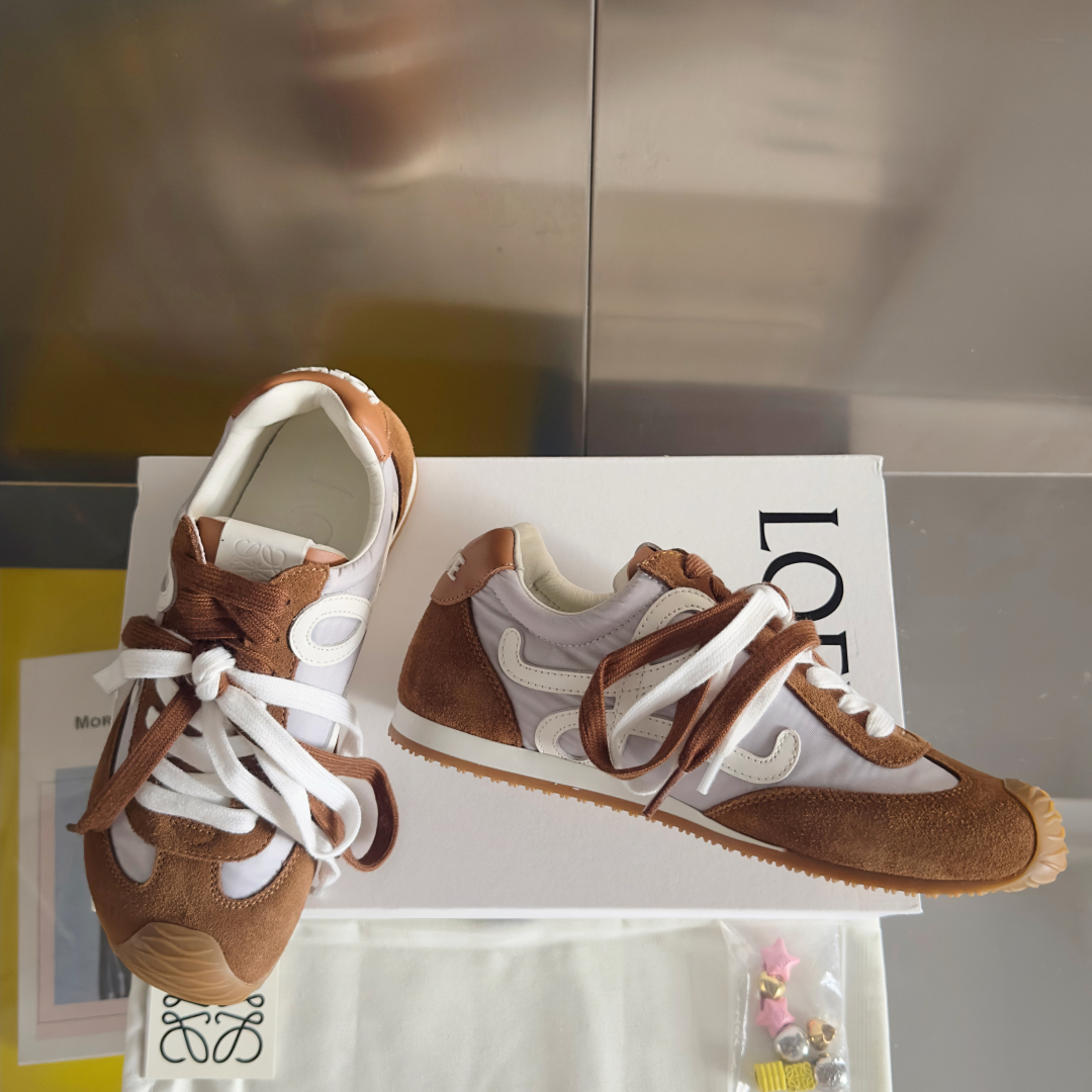 顶级版本：情侣款
LOEWE 罗意威 最新走秀款 Ballet Runner 2.0情侣款 芭蕾 休闲 