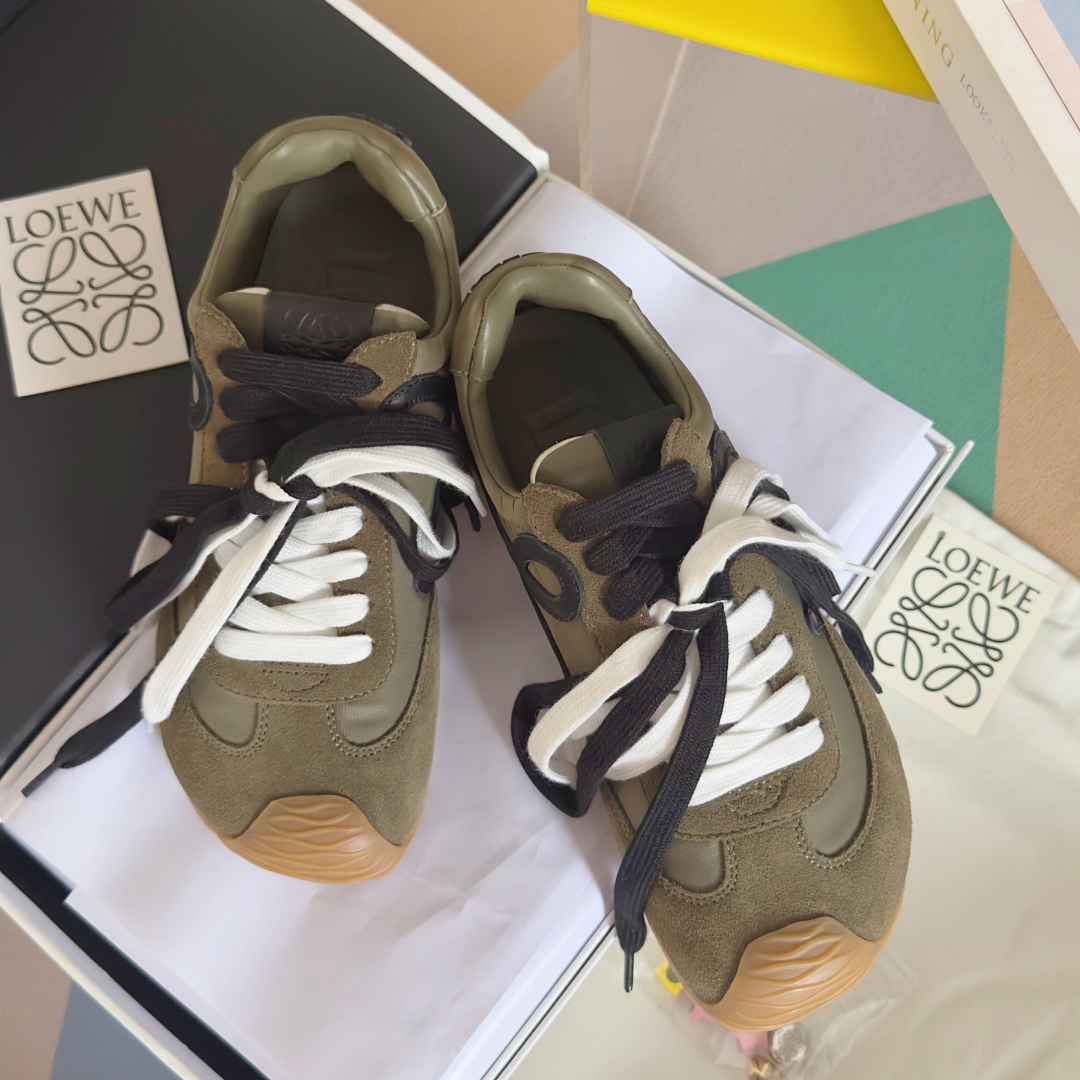 顶级版本：情侣款
LOEWE 罗意威 最新走秀款 Ballet Runner 2.0情侣款 芭蕾 休闲 