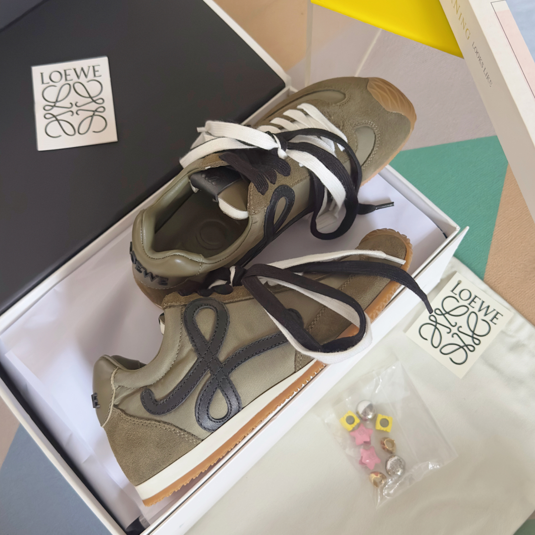 顶级版本：情侣款
LOEWE 罗意威 最新走秀款 Ballet Runner 2.0情侣款 芭蕾 休闲 