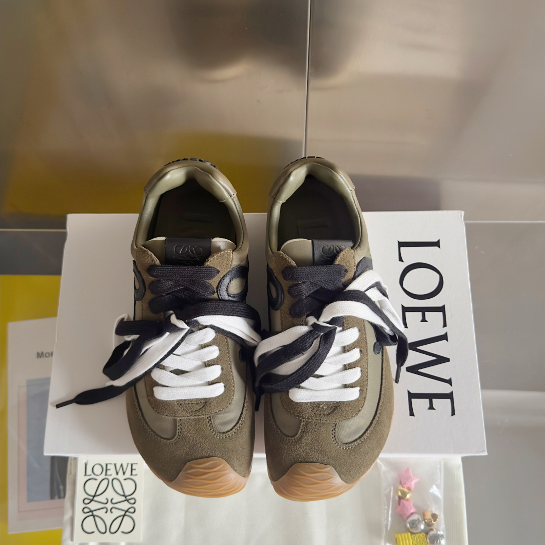 顶级版本：情侣款
LOEWE 罗意威 最新走秀款 Ballet Runner 2.0情侣款 芭蕾 休闲 