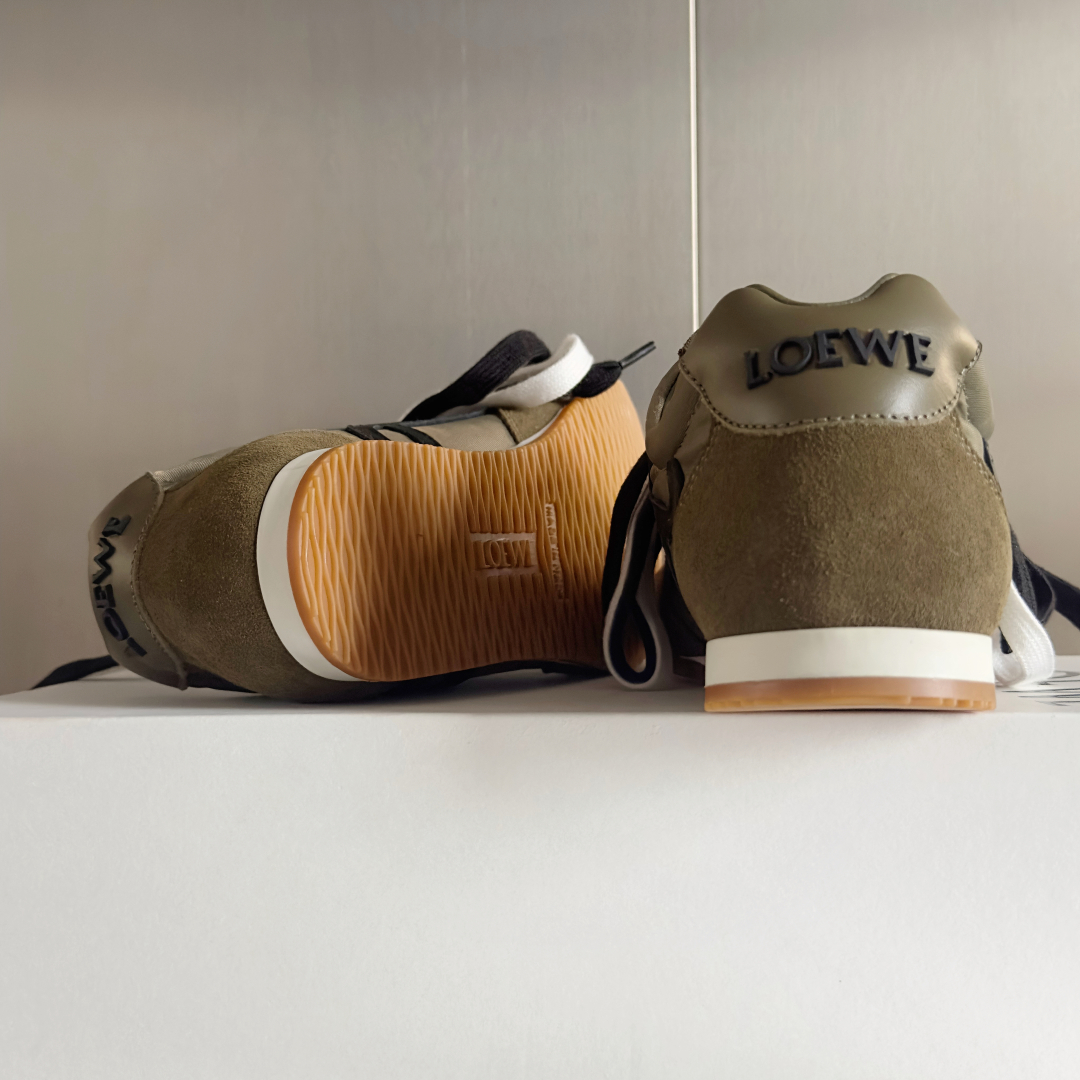 顶级版本：情侣款
LOEWE 罗意威 最新走秀款 Ballet Runner 2.0情侣款 芭蕾 休闲 
