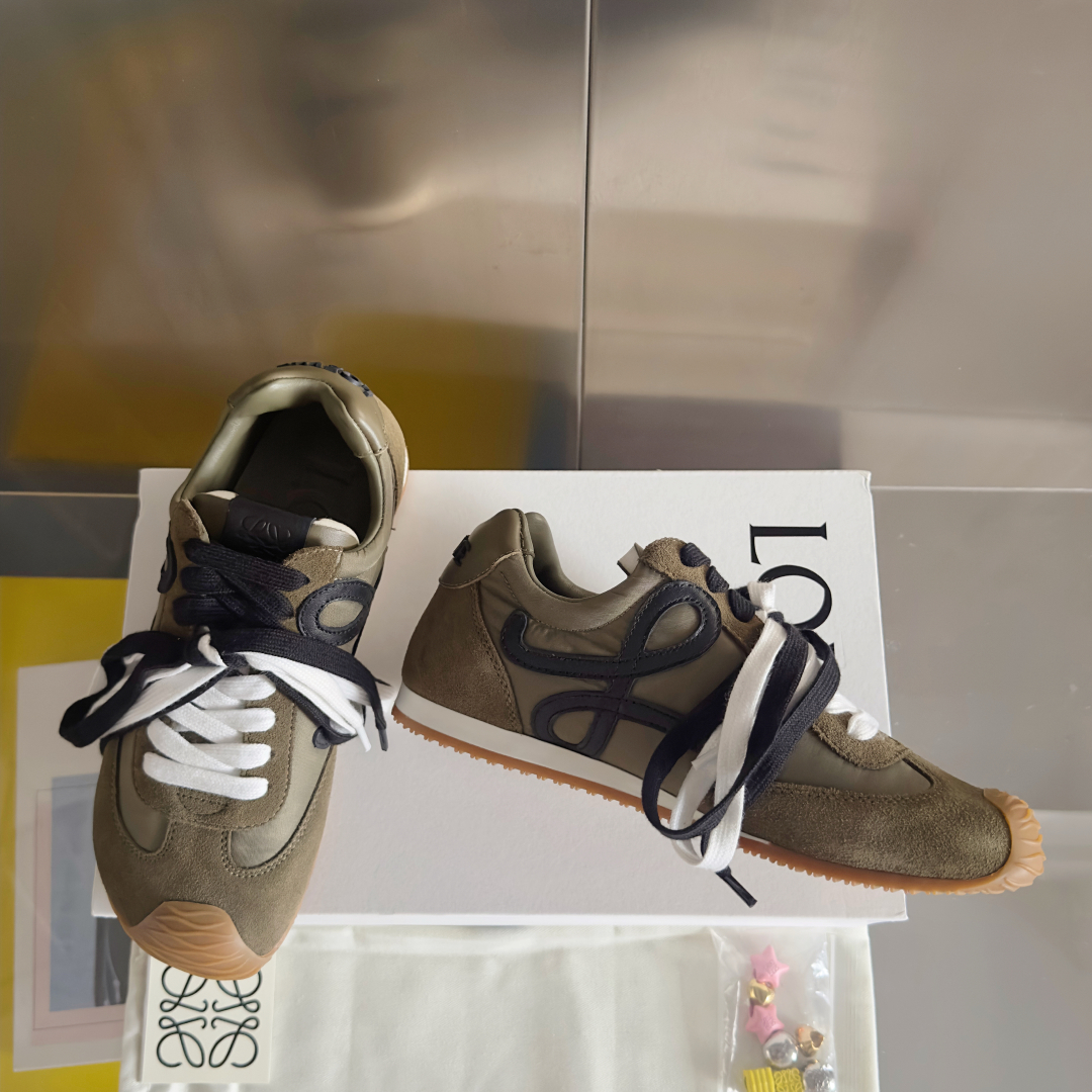 顶级版本：情侣款
LOEWE 罗意威 最新走秀款 Ballet Runner 2.0情侣款 芭蕾 休闲 