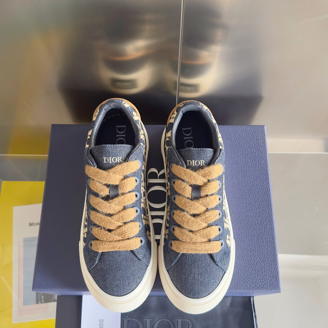 顶级版本:情侣款
Dior迪奥B33系列 Spin 情侣款 牛仔布 休闲 运动鞋 厚底 滑板鞋
原版购入