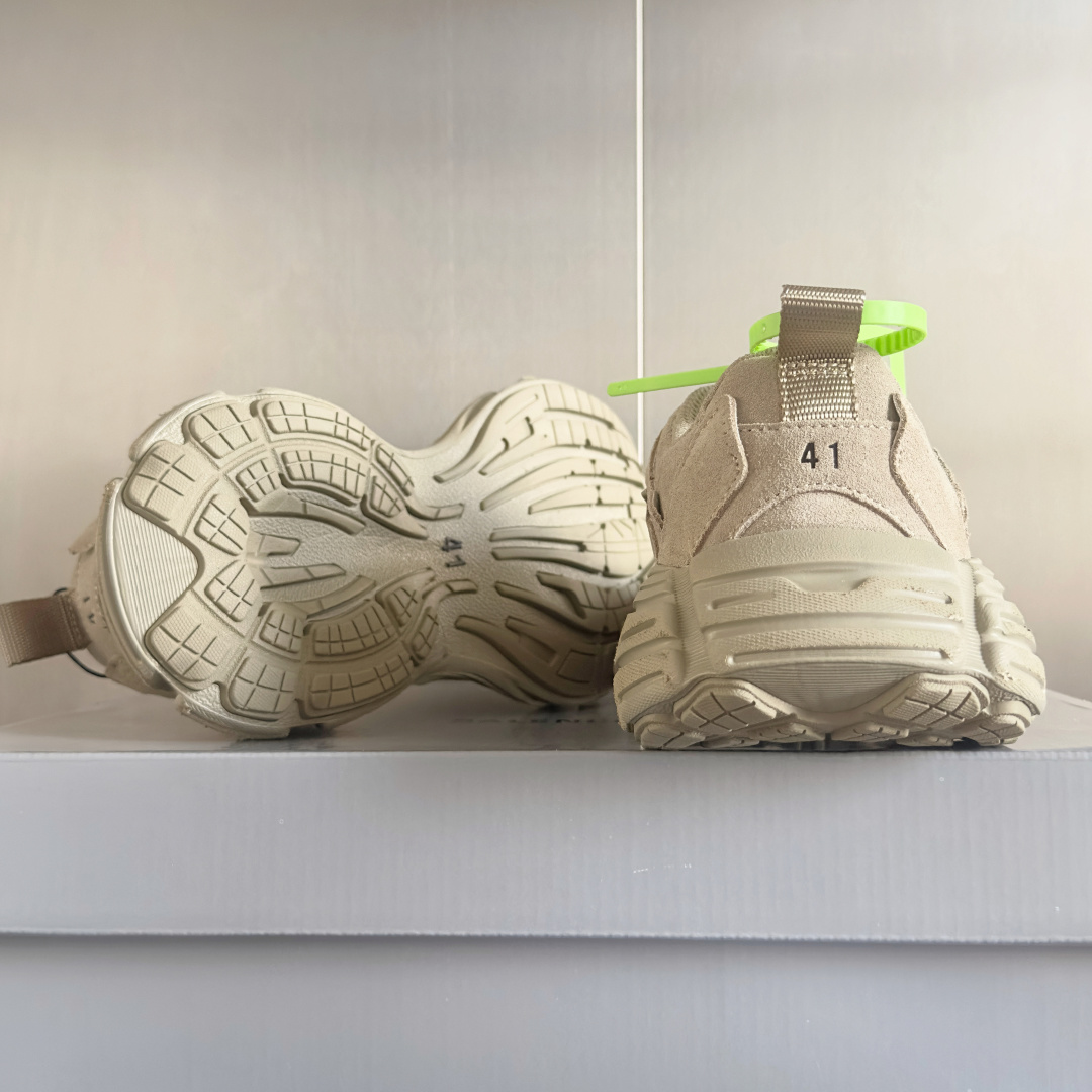 顶级版本:情侣款
Balenciaga巴黎世家Monday系列 情侣款 厚底 老爹鞋 休闲 运动鞋
原版