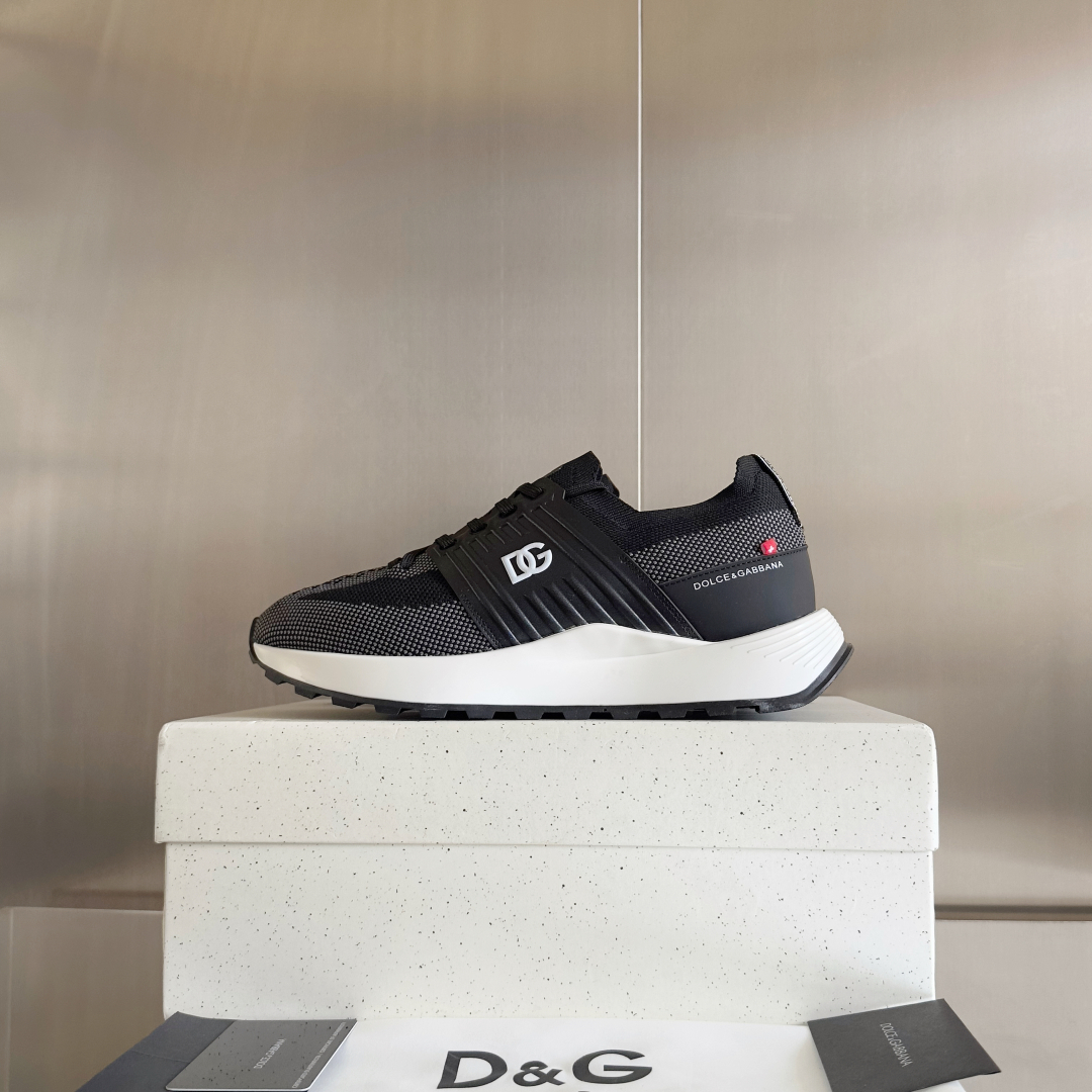 顶级版本：
Dolce&Gabbana杜嘉班纳 D&G最新款 休闲 运动鞋 老爹鞋 跑鞋
原版购入开发 