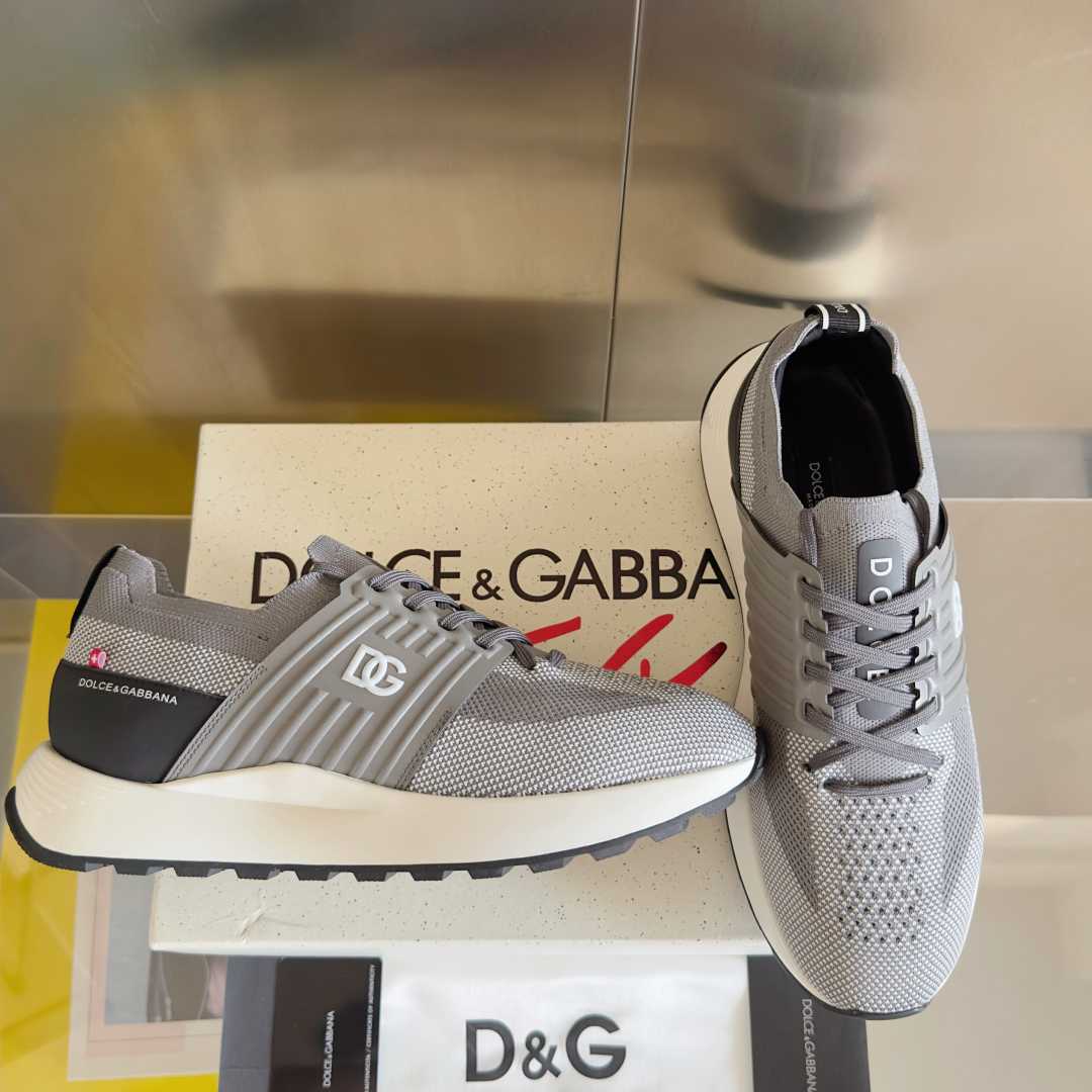 顶级版本：
Dolce&Gabbana杜嘉班纳 D&G最新款 休闲 运动鞋 老爹鞋 跑鞋
原版购入开发 