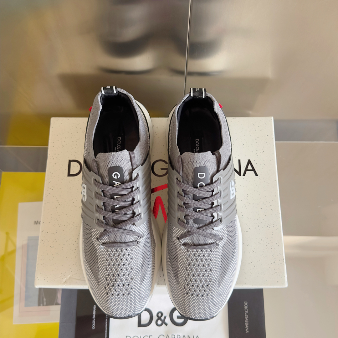 顶级版本：
Dolce&Gabbana杜嘉班纳 D&G最新款 休闲 运动鞋 老爹鞋 跑鞋
原版购入开发 