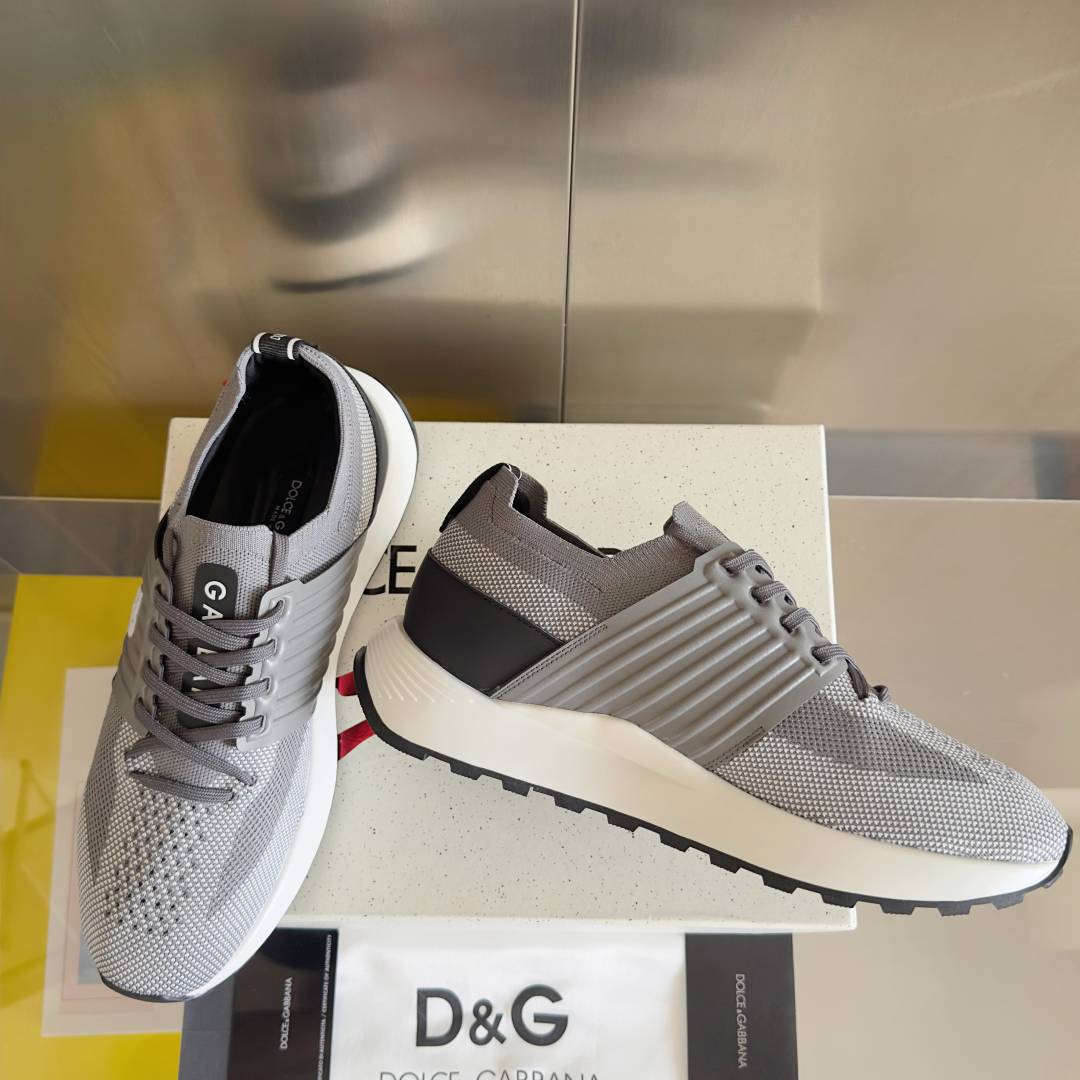 顶级版本：
Dolce&Gabbana杜嘉班纳 D&G最新款 休闲 运动鞋 老爹鞋 跑鞋
原版购入开发 