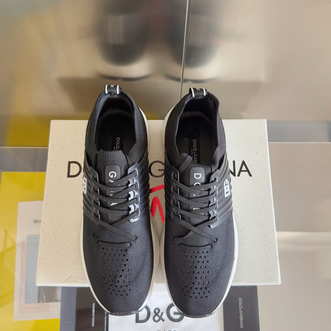 顶级版本：
Dolce&Gabbana杜嘉班纳 D&G最新款 休闲 运动鞋 老爹鞋 跑鞋
原版购入开发 