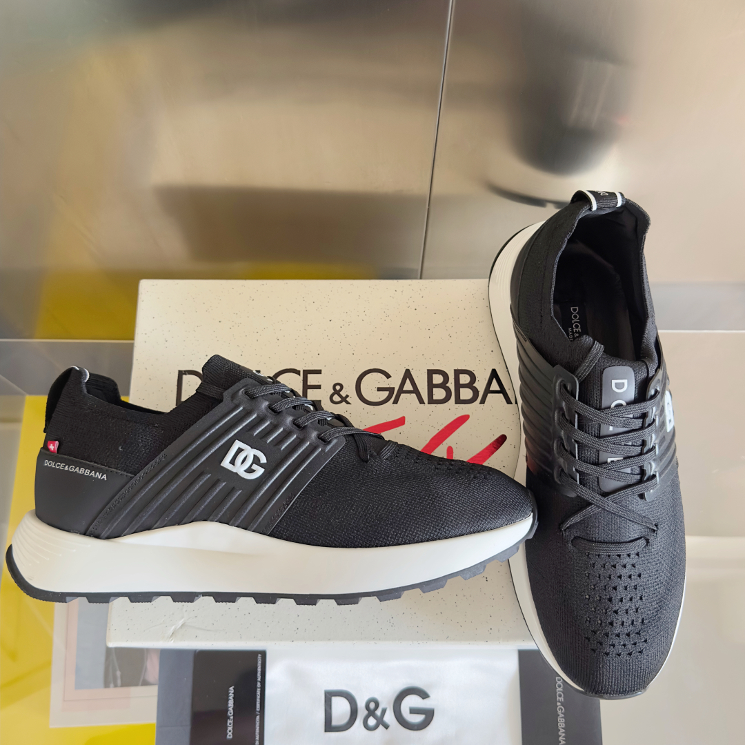 顶级版本：
Dolce&Gabbana杜嘉班纳 D&G最新款 休闲 运动鞋 老爹鞋 跑鞋
原版购入开发 