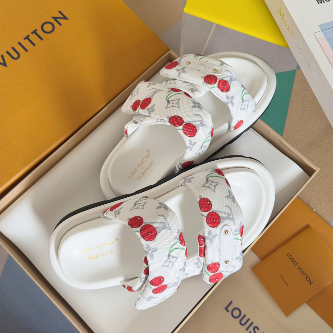 顶级版本：
LV x TM 路易威登 L家 驴牌Pool Pillow Comfort系列 魔术贴 老花