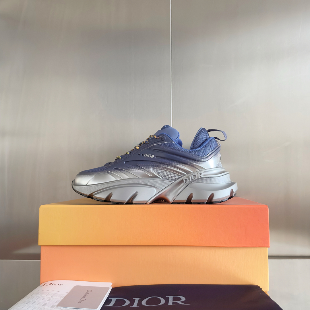 顶级版本：
Lewis Hamilton x Dior B44 Blade系列 限定款 渐变色 运动鞋 