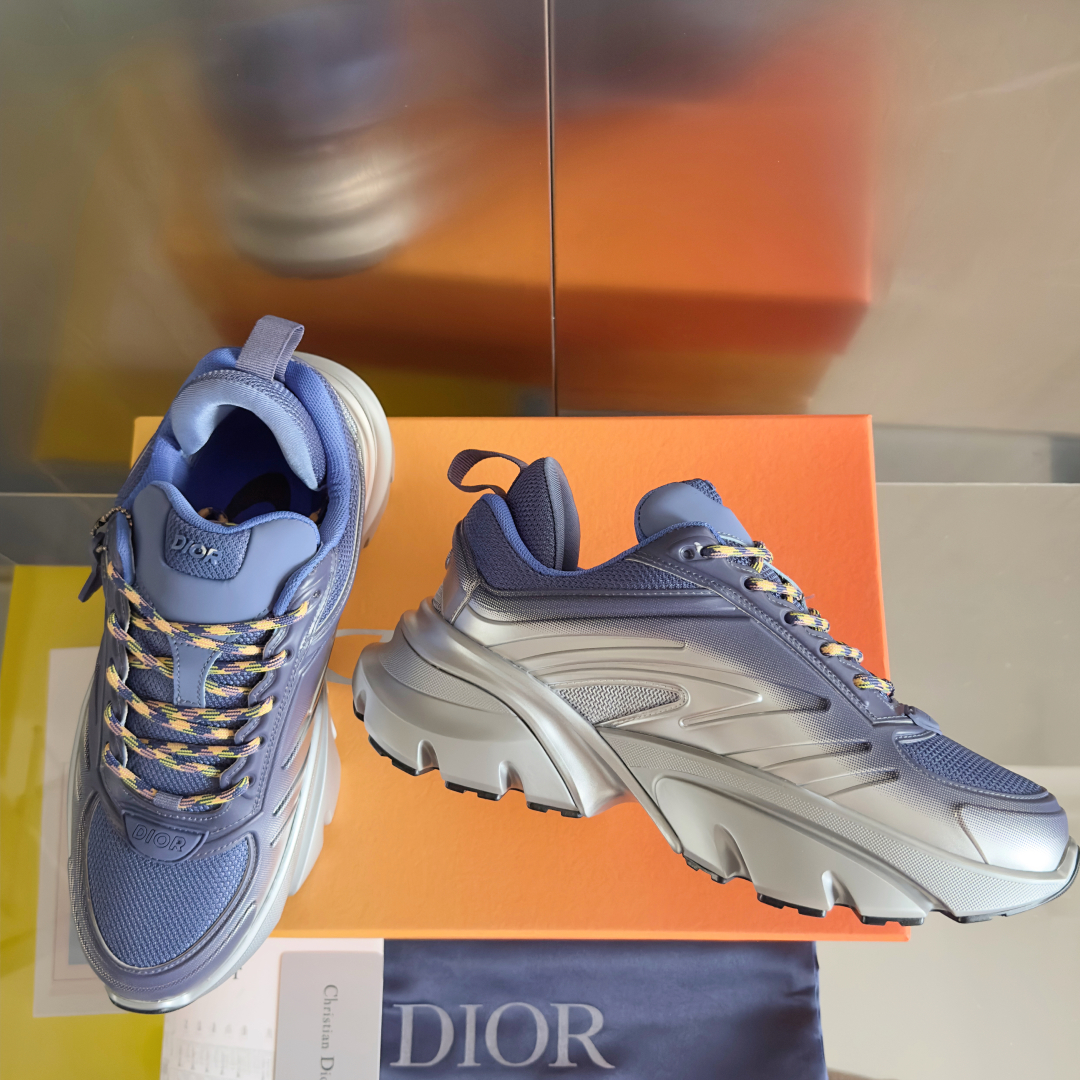 顶级版本：
Lewis Hamilton x Dior B44 Blade系列 限定款 渐变色 运动鞋 