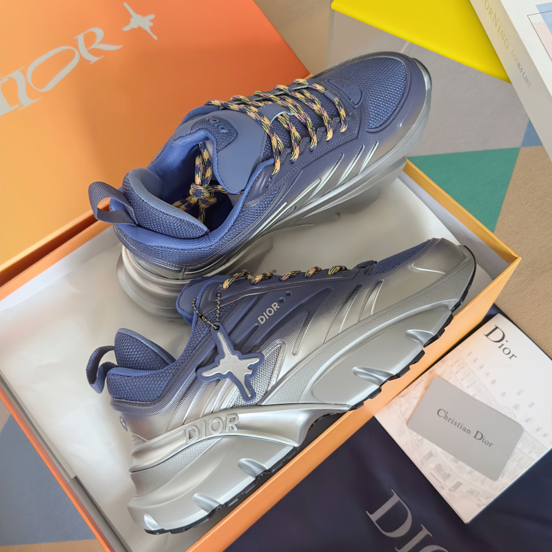 顶级版本：
Lewis Hamilton x Dior B44 Blade系列 限定款 渐变色 运动鞋 
