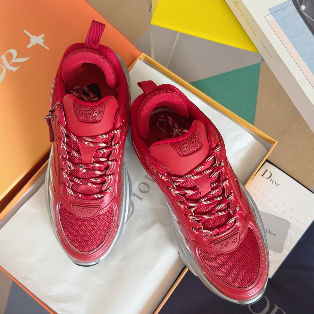 顶级版本：
Lewis Hamilton x Dior B44 Blade系列 限定款 渐变色 运动鞋 