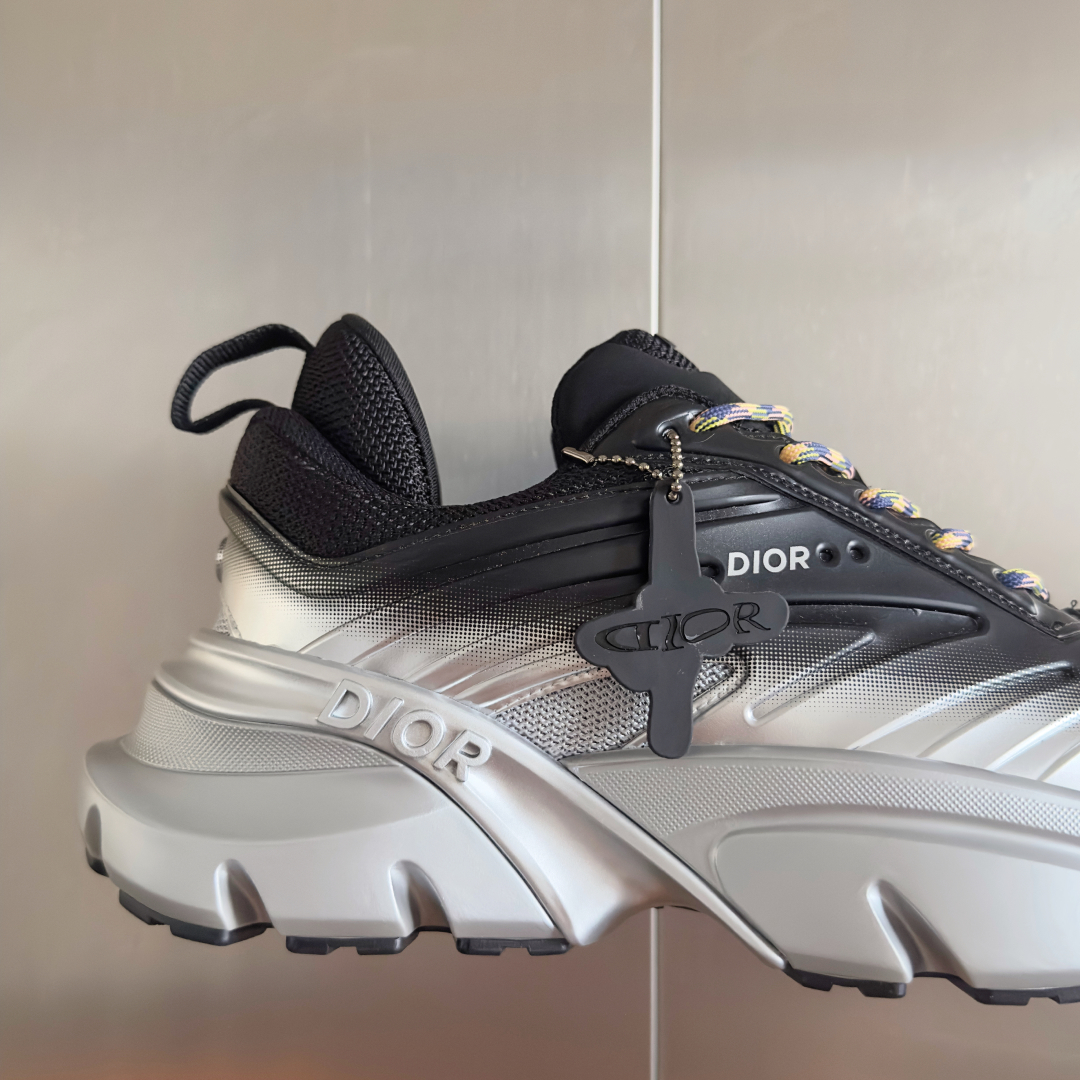 顶级版本：
Lewis Hamilton x Dior B44 Blade系列 限定款 渐变色 运动鞋 