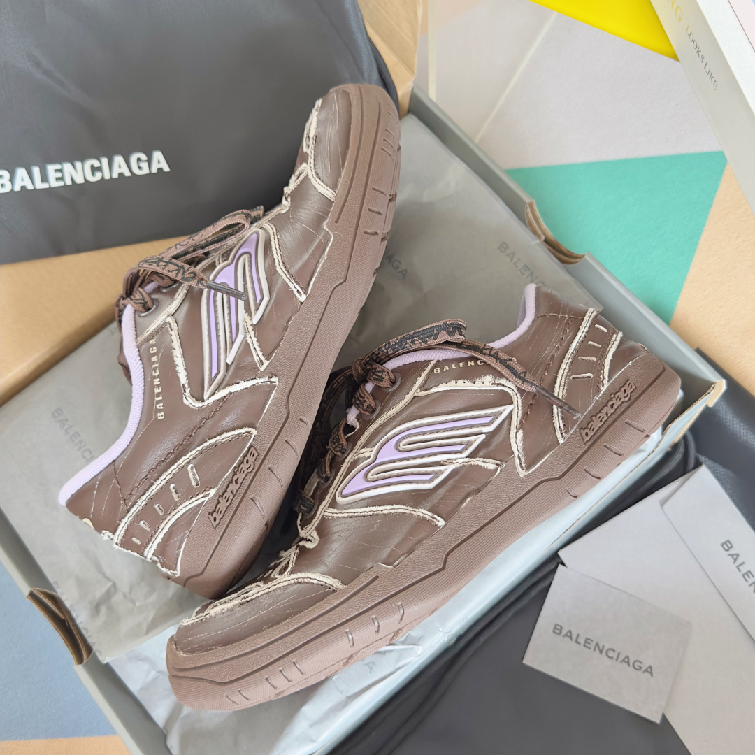Balenciaga巴黎世家 最新Hamptons系列 情侣款 破损 做旧 休闲 运动鞋
原版购入开
