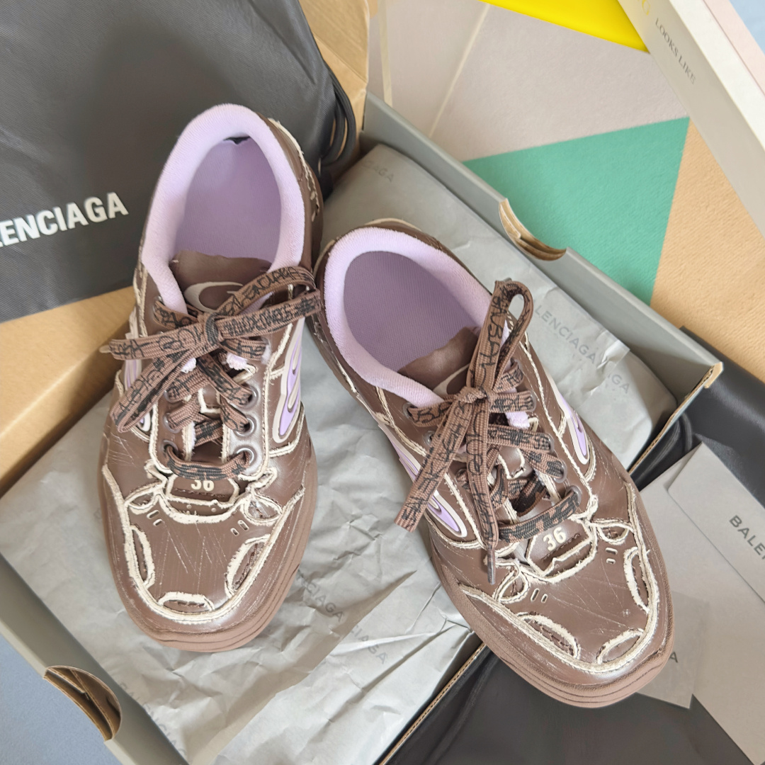 Balenciaga巴黎世家 最新Hamptons系列 情侣款 破损 做旧 休闲 运动鞋
原版购入开