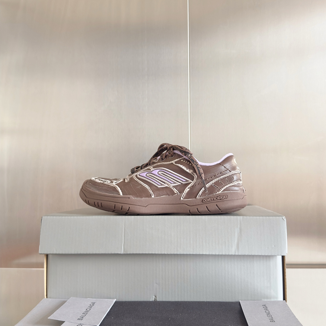 Balenciaga巴黎世家 最新Hamptons系列 情侣款 破损 做旧 休闲 运动鞋
原版购入开