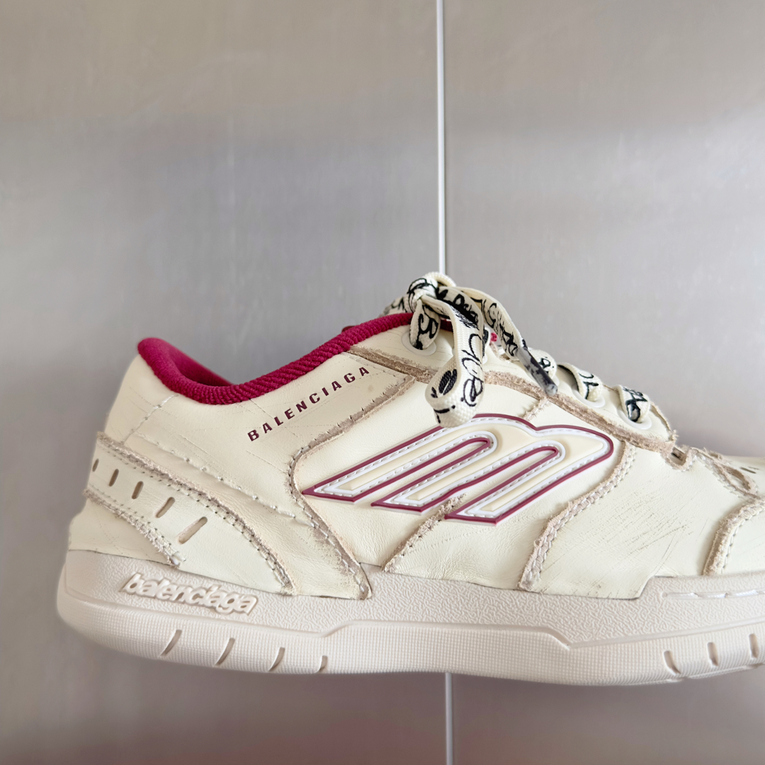  Balenciaga巴黎世家 最新Hamptons系列 情侣款 破损 做旧 休闲 运动鞋 
原版购入开