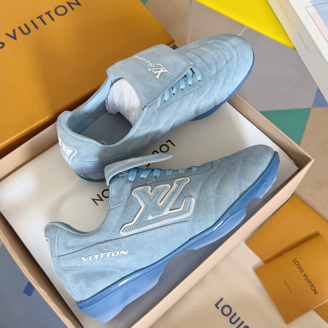 顶级版本：情侣款
LV路易威登L家 驴牌 最新Footprint系列 情侣款 足球运动鞋 休闲 跑鞋
原
