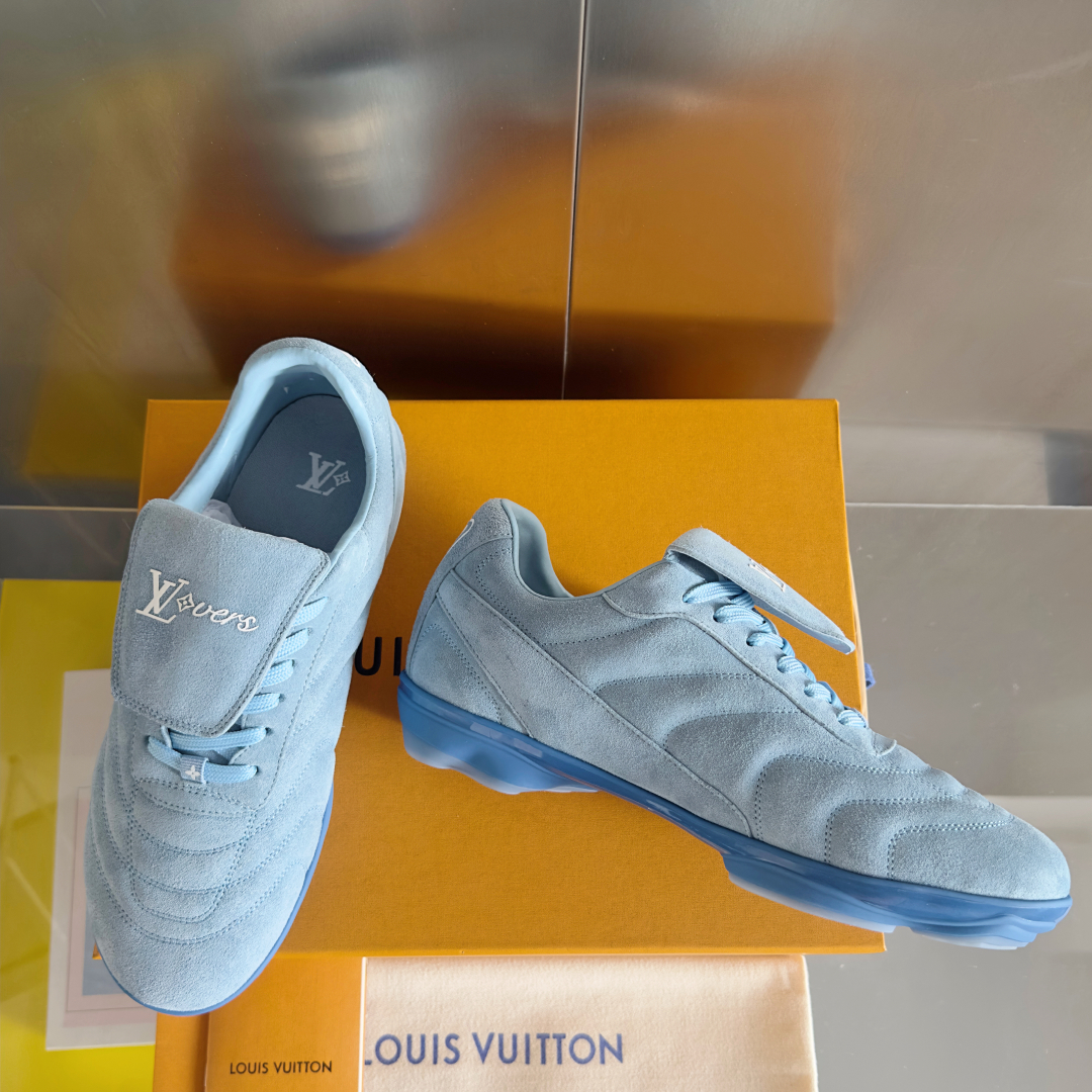 顶级版本：情侣款
LV路易威登L家 驴牌 最新Footprint系列 情侣款 足球运动鞋 休闲 跑鞋
原