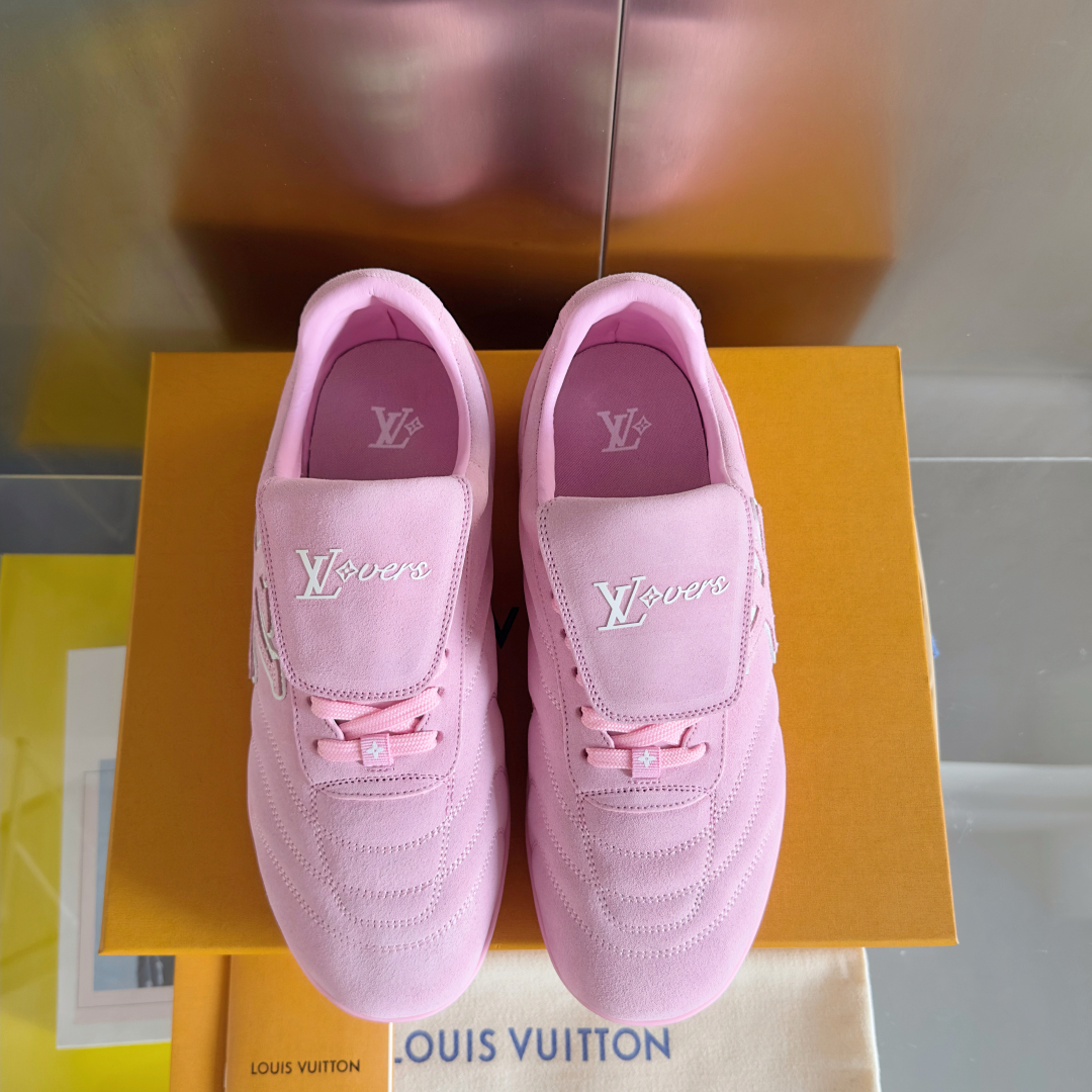 顶级版本：情侣款
LV路易威登L家 驴牌 最新Footprint系列 情侣款 足球运动鞋 休闲 跑鞋
原