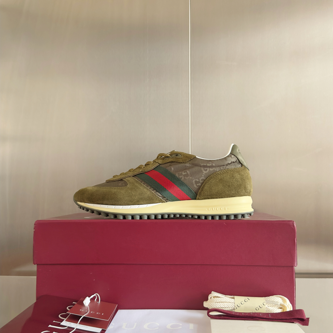 顶级版本：
Gucci古驰 最新 走秀款 Re-Motion系列 厚底 休闲 运动鞋 
原版购入开发 做