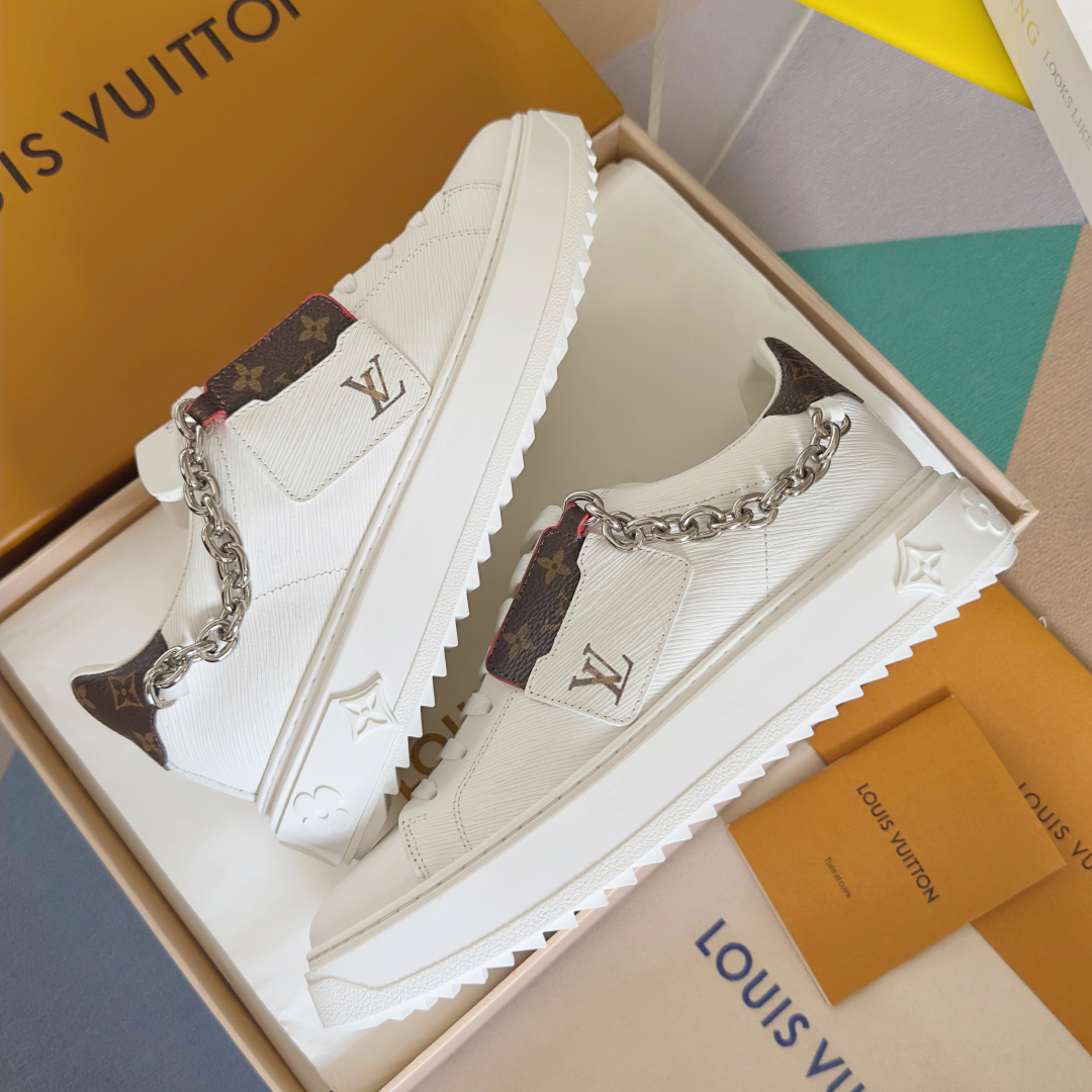 顶级版本：女款
LV 路易威登 驴牌 L家 Time Out 链条 吊坠 休闲 小白鞋 运动鞋
原版购入
