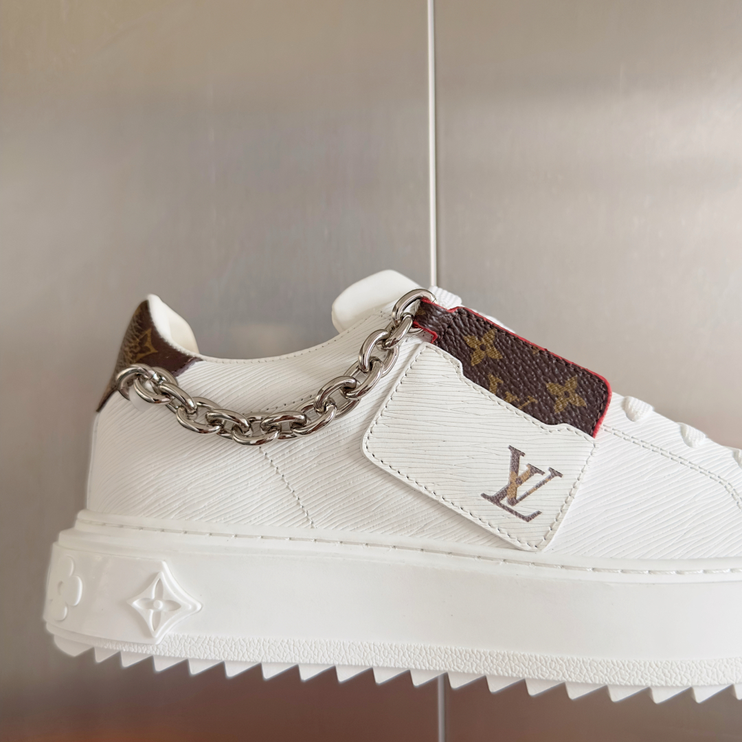 顶级版本：女款
LV 路易威登 驴牌 L家 Time Out 链条 吊坠 休闲 小白鞋 运动鞋
原版购入
