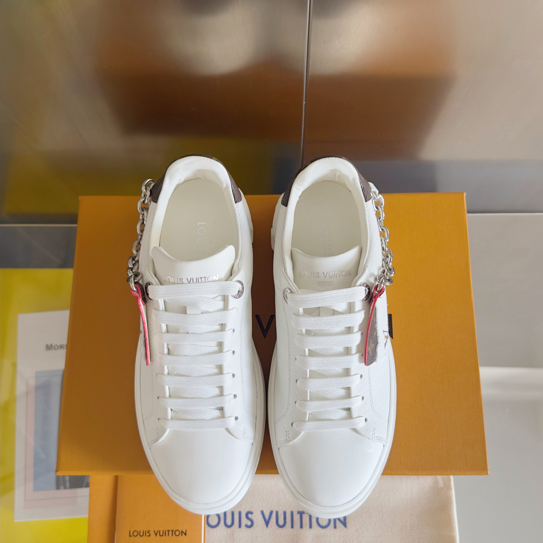 顶级版本：女款
LV 路易威登 驴牌 L家 Time Out 链条 吊坠 休闲 小白鞋 运动鞋
原版购入