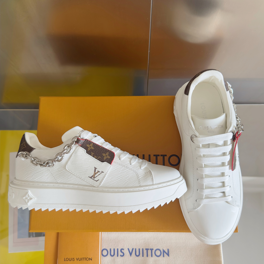 顶级版本：女款
LV 路易威登 驴牌 L家 Time Out 链条 吊坠 休闲 小白鞋 运动鞋
原版购入