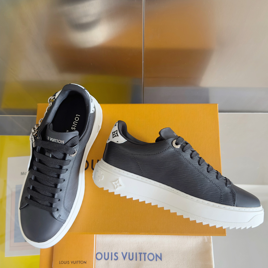顶级版本:女款
LV 路易威登 驴牌 L家 Time Out 链条 吊坠 休闲 小白鞋 运动鞋
原版购入