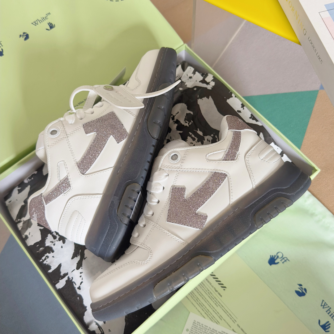 顶级版本:情侣款
Off-White™最新Out Of Office系列 情侣款 厚底 箭头 休闲 运动