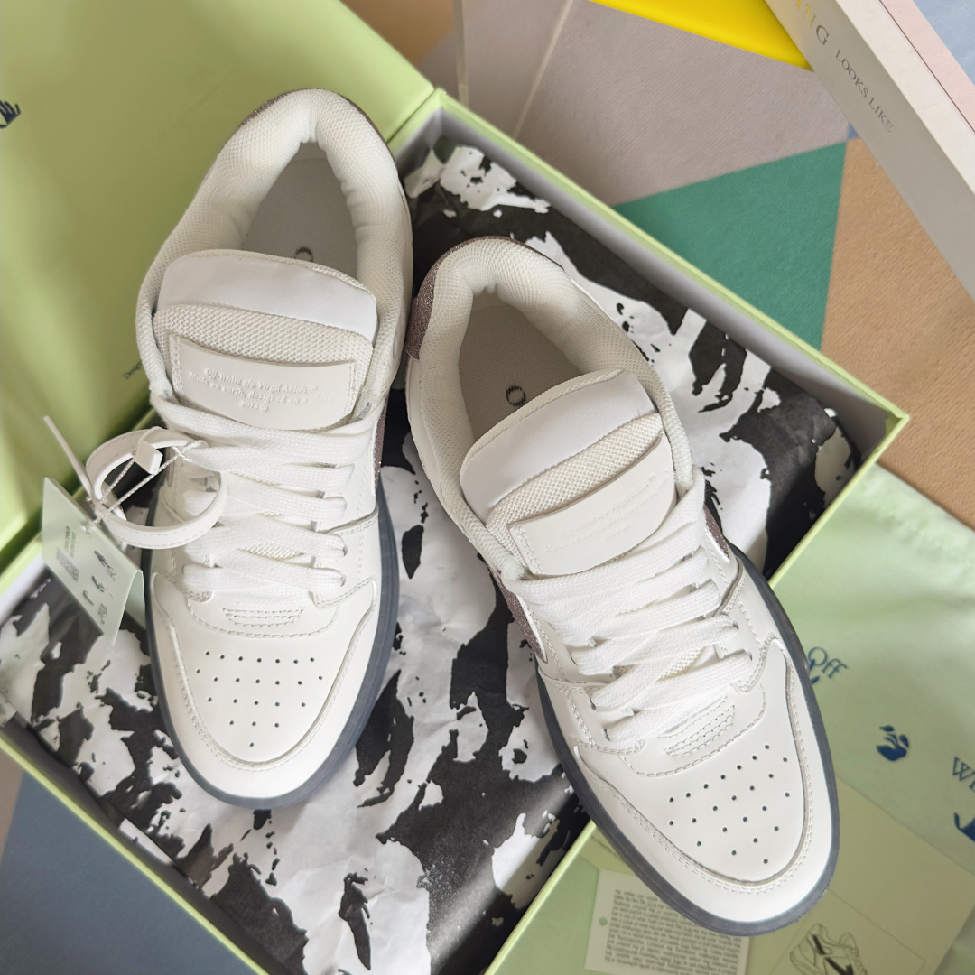 顶级版本:情侣款
Off-White™最新Out Of Office系列 情侣款 厚底 箭头 休闲 运动